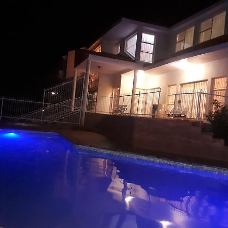 Pentagon Guesthouse Bloemfontein Bagian luar foto