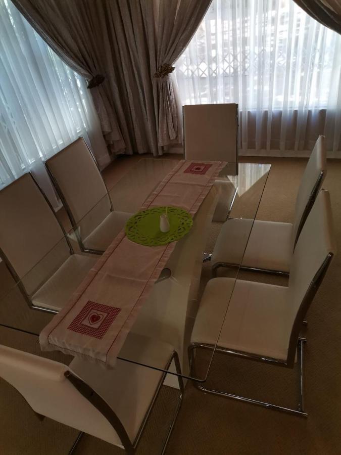 Pentagon Guesthouse Bloemfontein Bagian luar foto