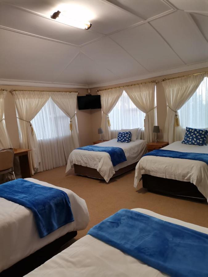 Pentagon Guesthouse Bloemfontein Bagian luar foto