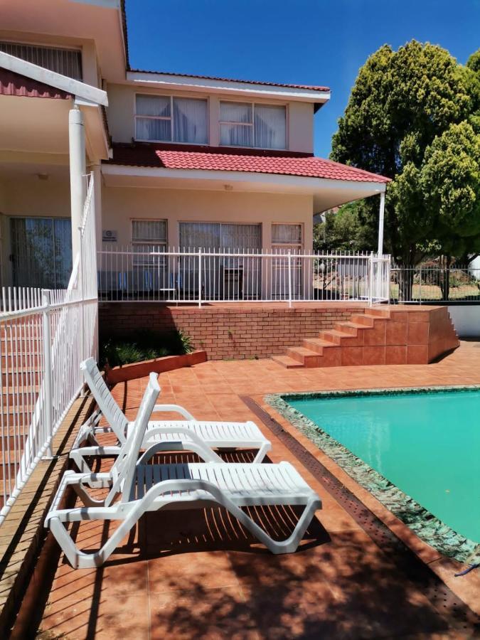 Pentagon Guesthouse Bloemfontein Bagian luar foto