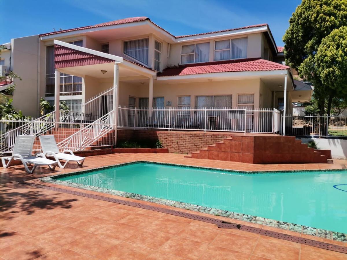 Pentagon Guesthouse Bloemfontein Bagian luar foto