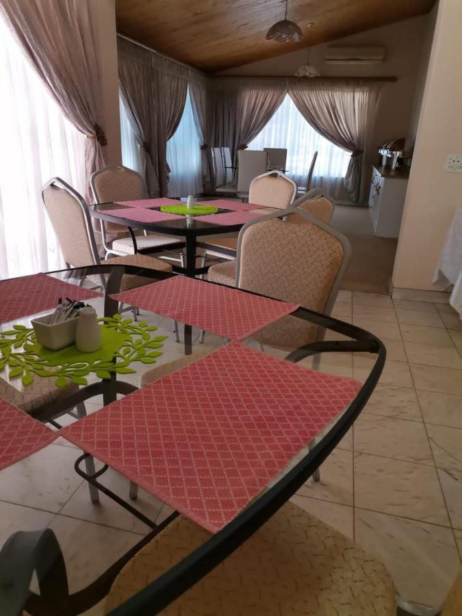 Pentagon Guesthouse Bloemfontein Bagian luar foto