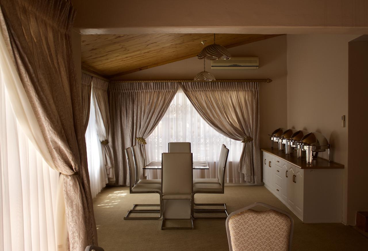 Pentagon Guesthouse Bloemfontein Bagian luar foto