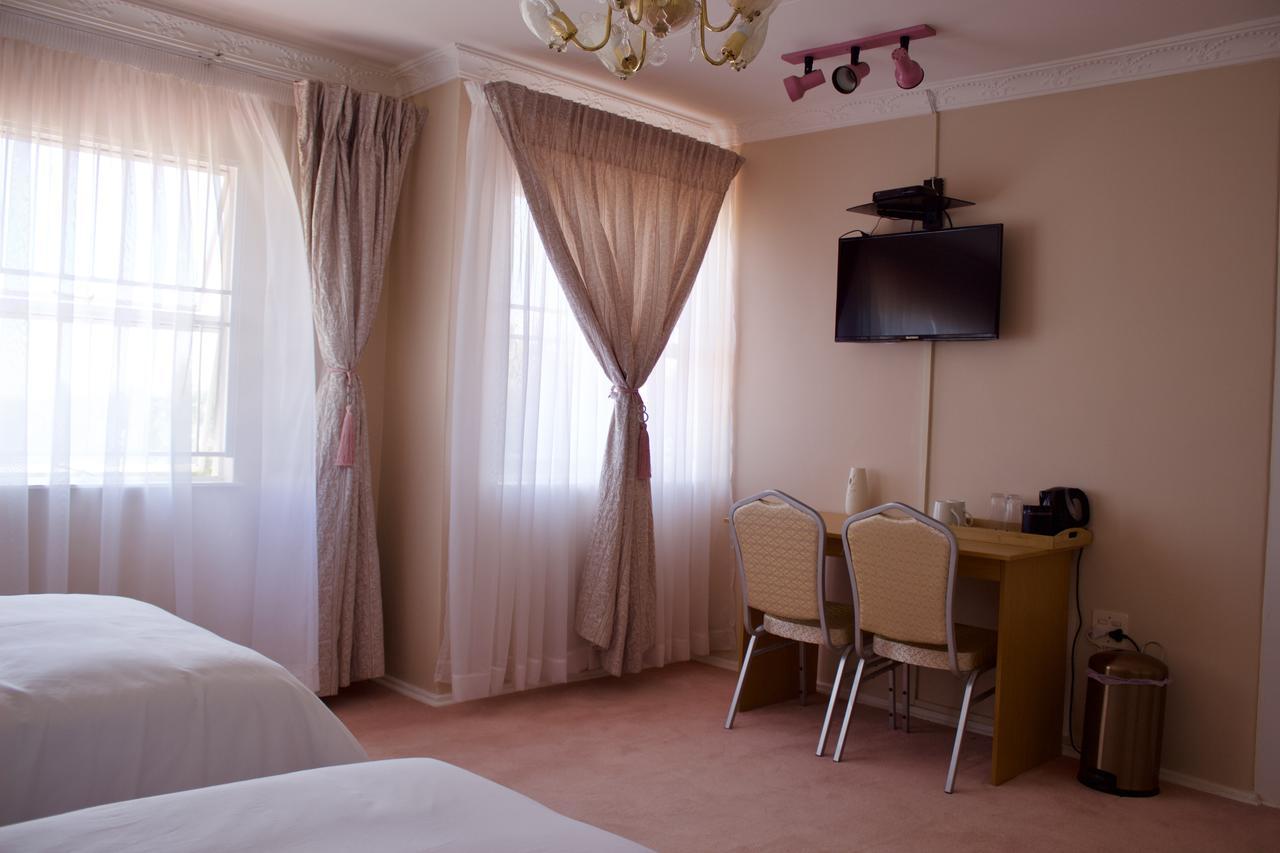 Pentagon Guesthouse Bloemfontein Bagian luar foto