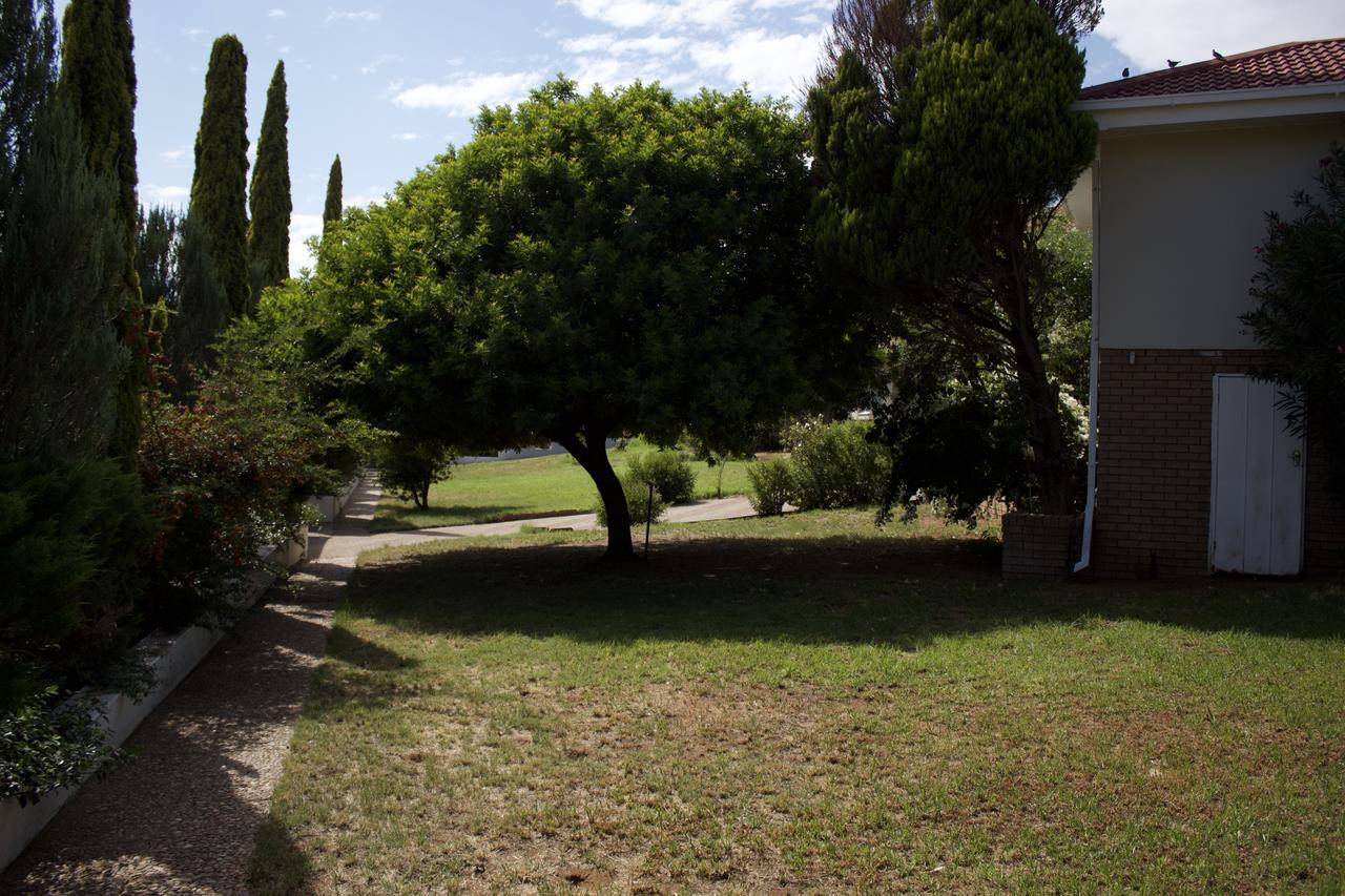 Pentagon Guesthouse Bloemfontein Bagian luar foto