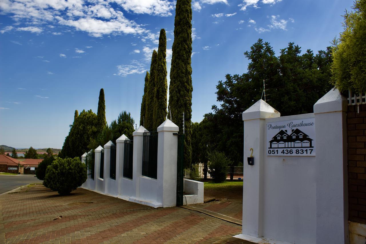 Pentagon Guesthouse Bloemfontein Bagian luar foto